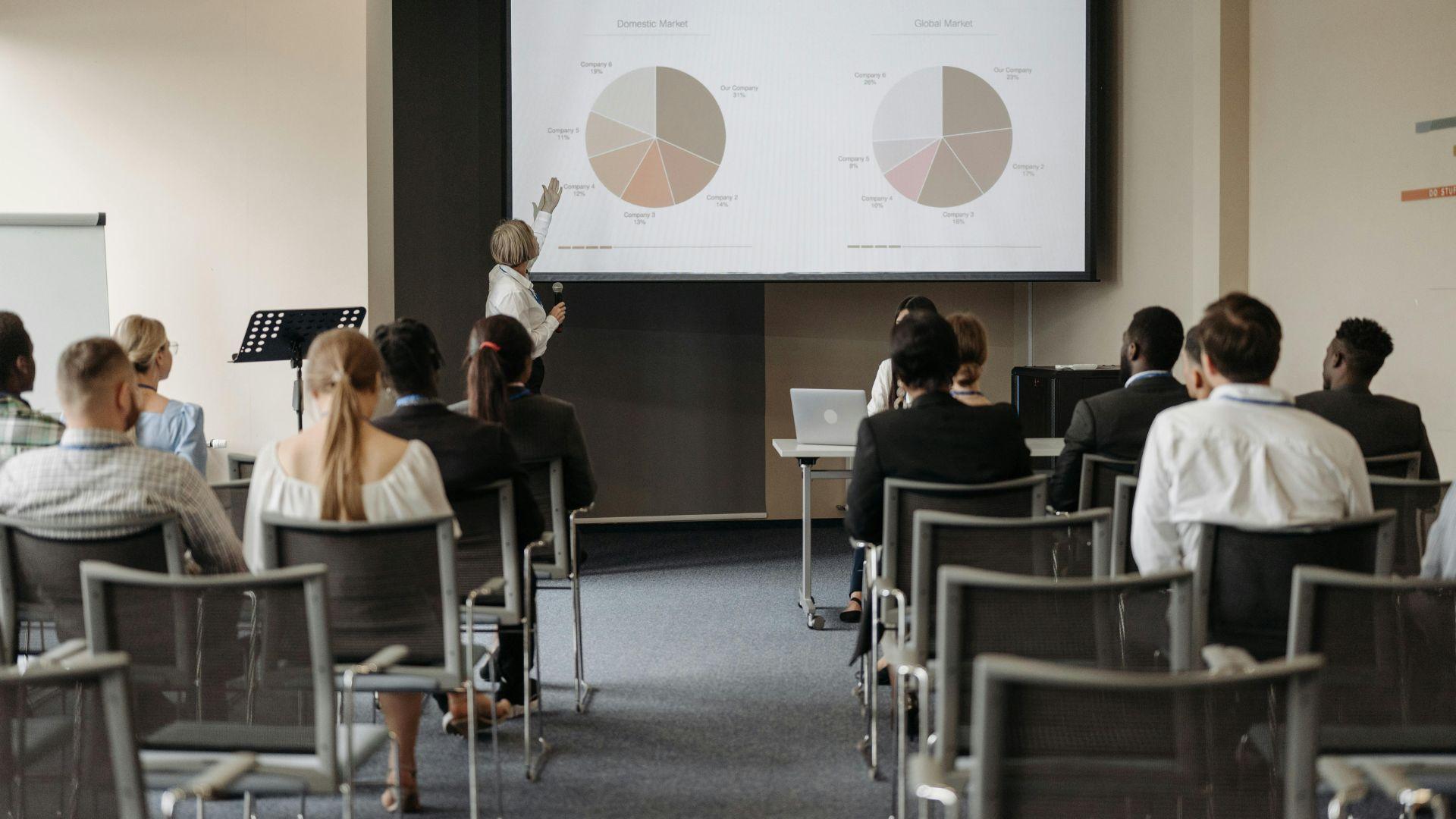 {"text":"İNOVASYON SUNUMLARI","font_size":"2","color":"#ffffff","align":"flex-start","padding":"20"}